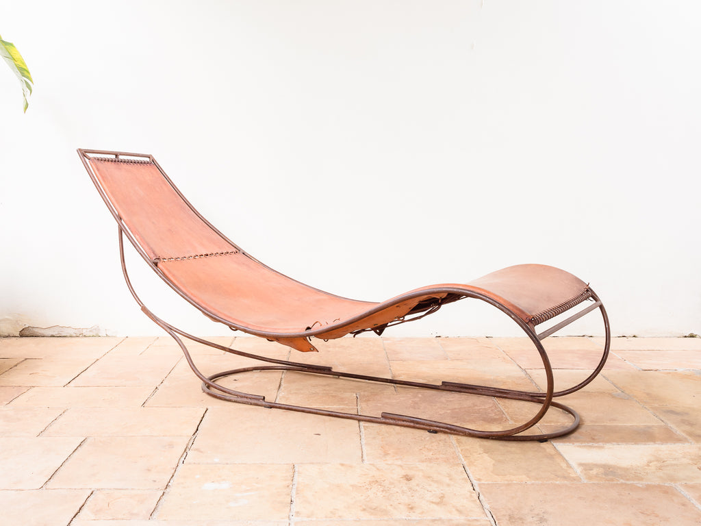 Hugo França | Chaise Longue em Ferro e Couro