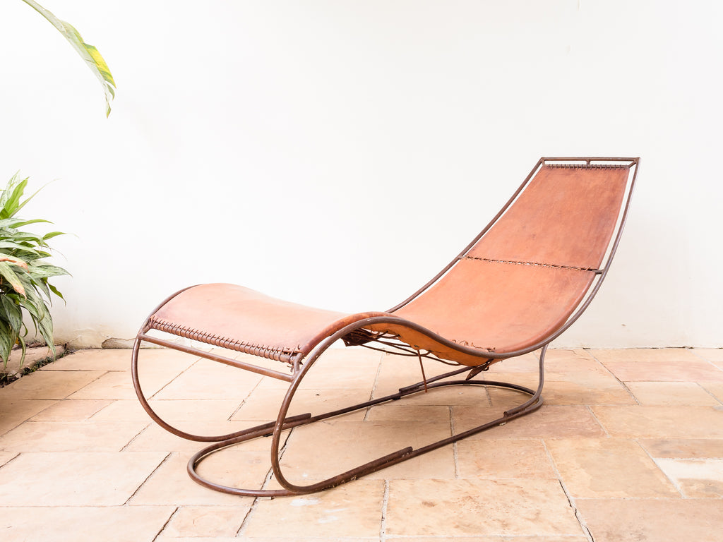 Hugo França | Chaise Longue em Ferro e Couro
