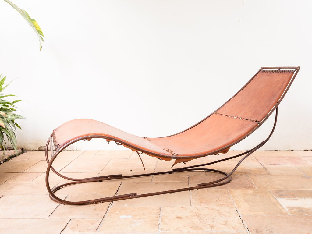 Hugo França | Chaise Longue em Ferro e Couro