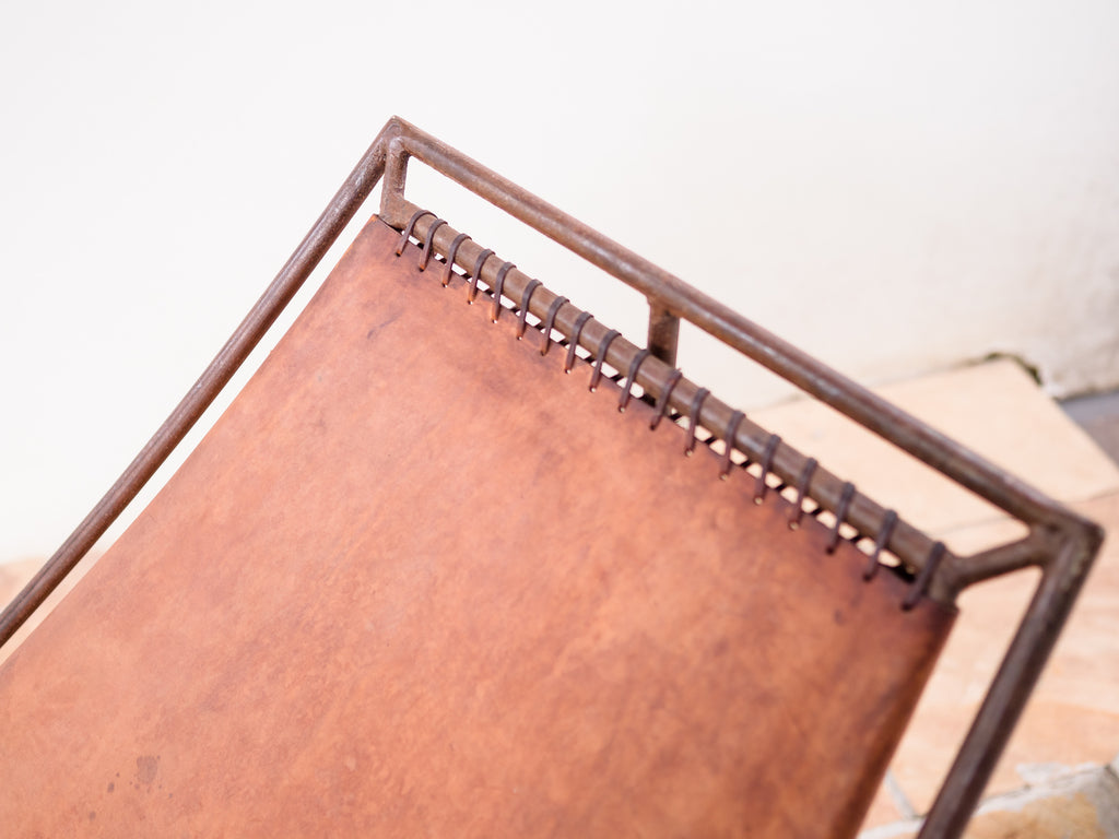 Hugo França | Chaise Longue em Ferro e Couro