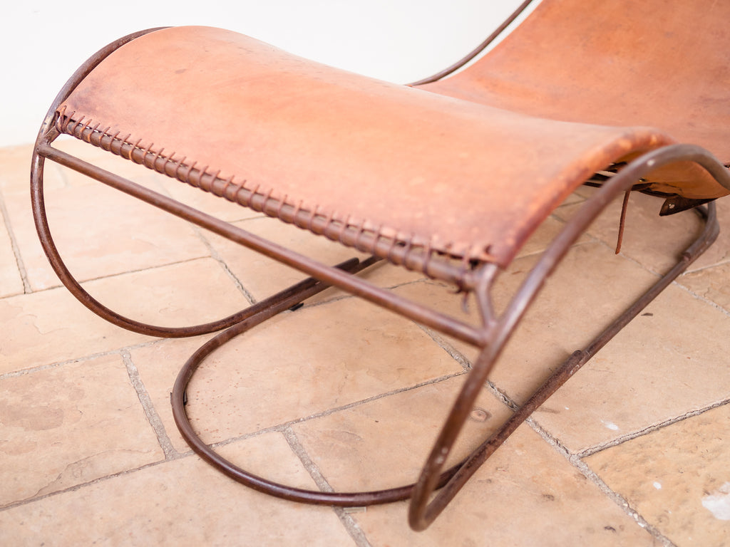 Hugo França | Chaise Longue em Ferro e Couro