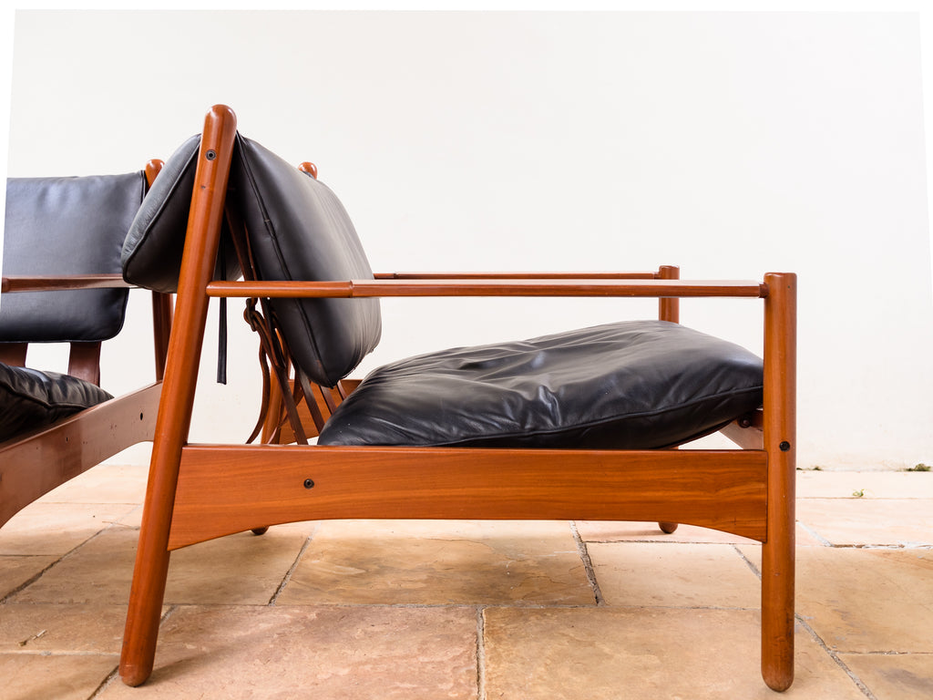 Móveis Arredamento | Par de Poltronas em Peroba e Couro