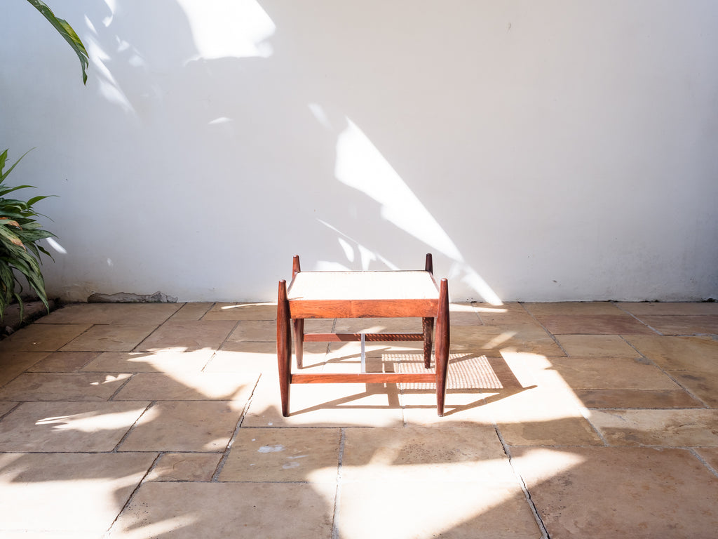 Celina Zilberberg | Banqueta em Jacarandá e Palhinha