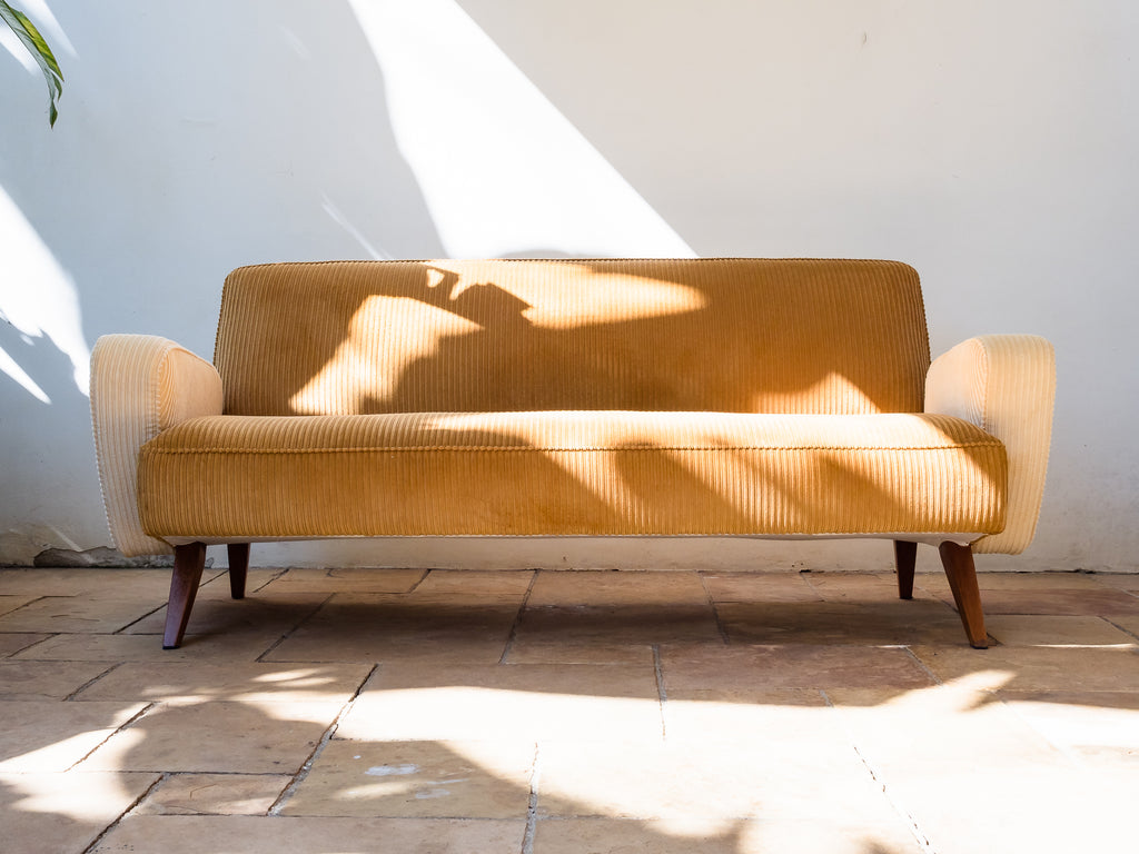 José Zanine Caldas (Atrib) | Sofá em Veludo Cotelê