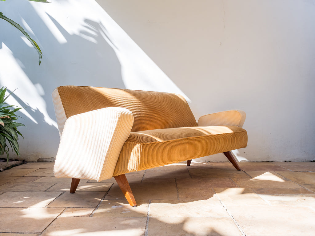 José Zanine Caldas (Atrib) | Sofá em Veludo Cotelê