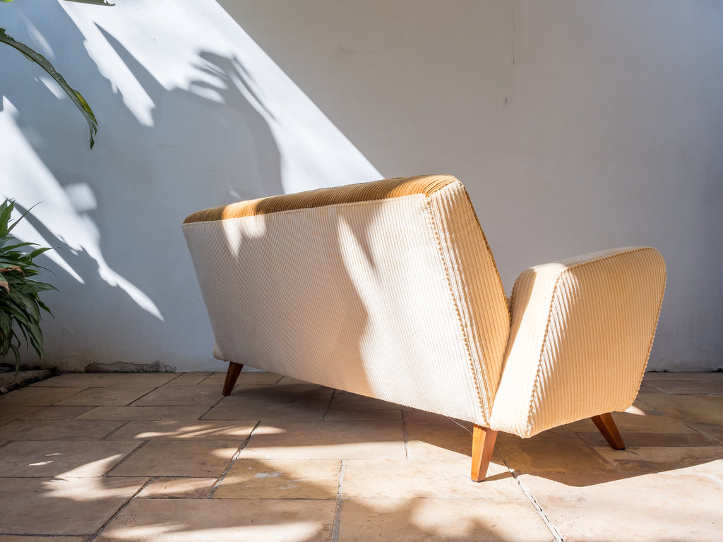 José Zanine Caldas (Atrib) | Sofá em Veludo Cotelê