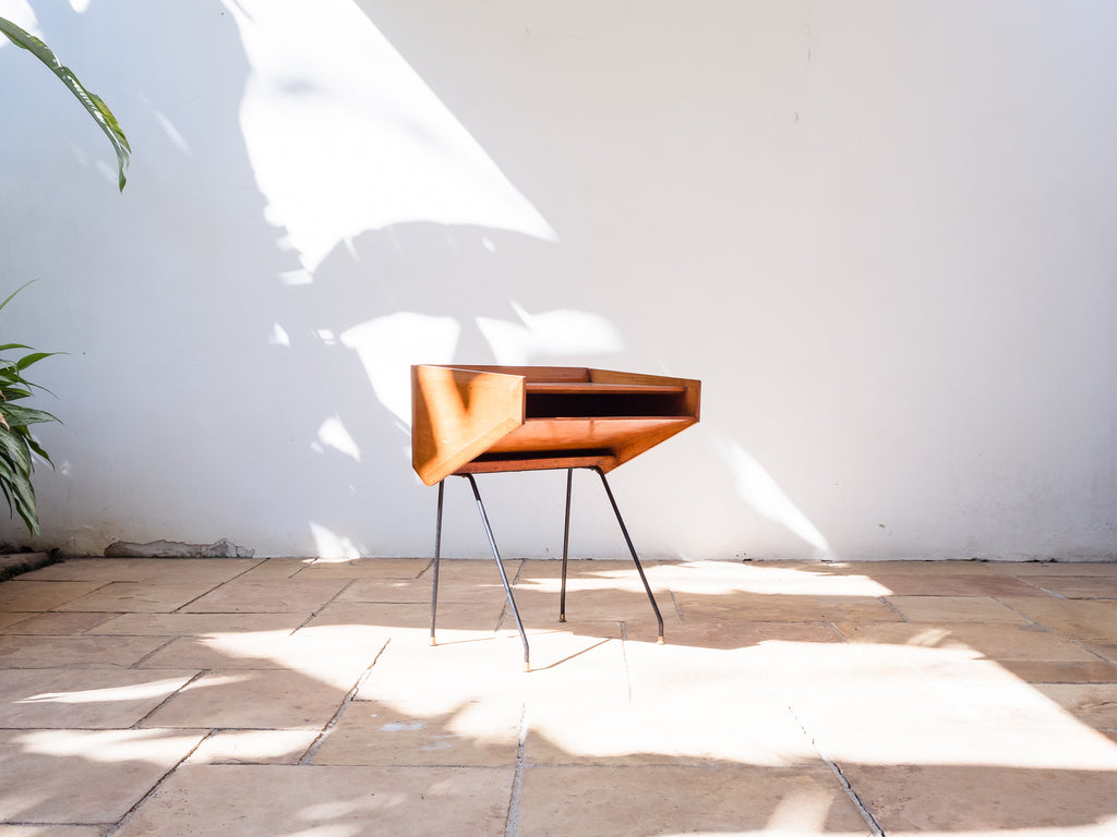 Carlo Hauner | Mesa Lateral em Pau Marfim e Ferro