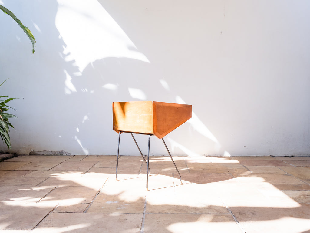 Carlo Hauner | Mesa Lateral em Pau Marfim e Ferro