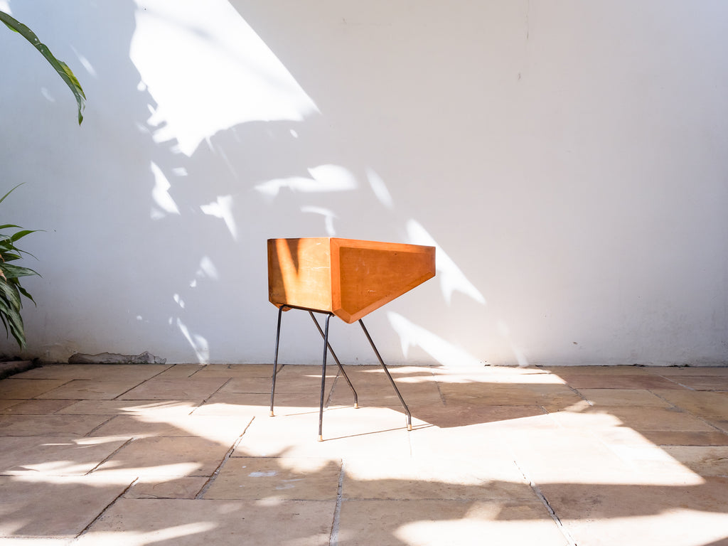 Carlo Hauner | Mesa Lateral em Pau Marfim e Ferro