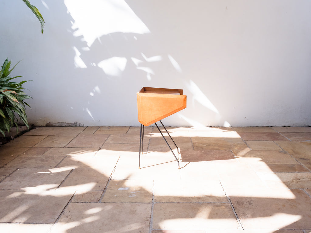 Carlo Hauner | Mesa Lateral em Pau Marfim e Ferro