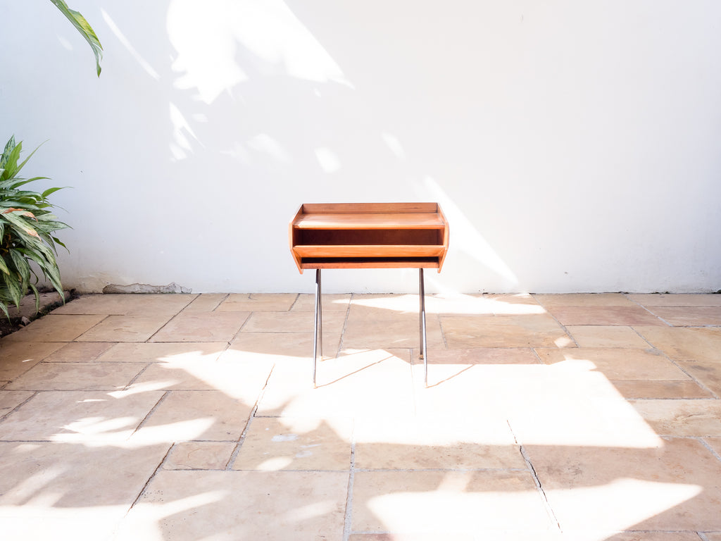 Carlo Hauner | Mesa Lateral em Pau Marfim e Ferro