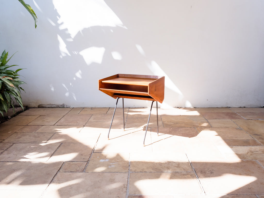 Carlo Hauner | Mesa Lateral em Pau Marfim e Ferro