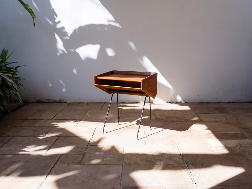 Carlo Hauner | Mesa Lateral em Pau Marfim e Ferro