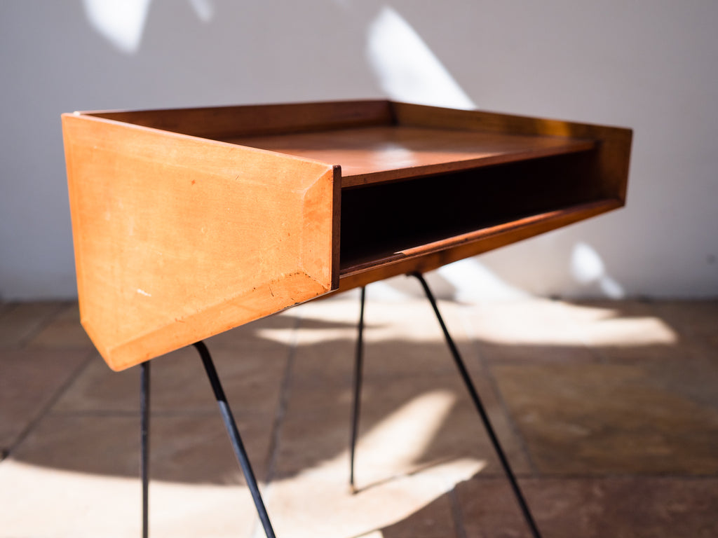 Carlo Hauner | Mesa Lateral em Pau Marfim e Ferro