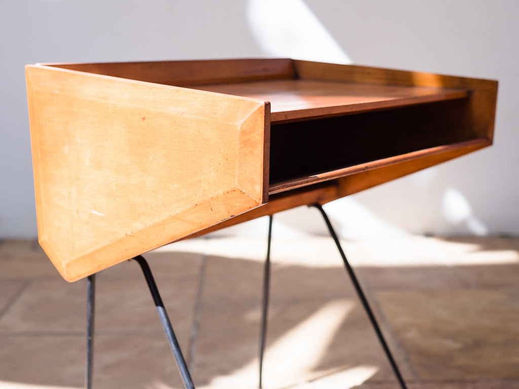 Carlo Hauner | Mesa Lateral em Pau Marfim e Ferro