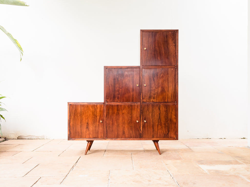 Estante "Escadinha" em Jacarandá