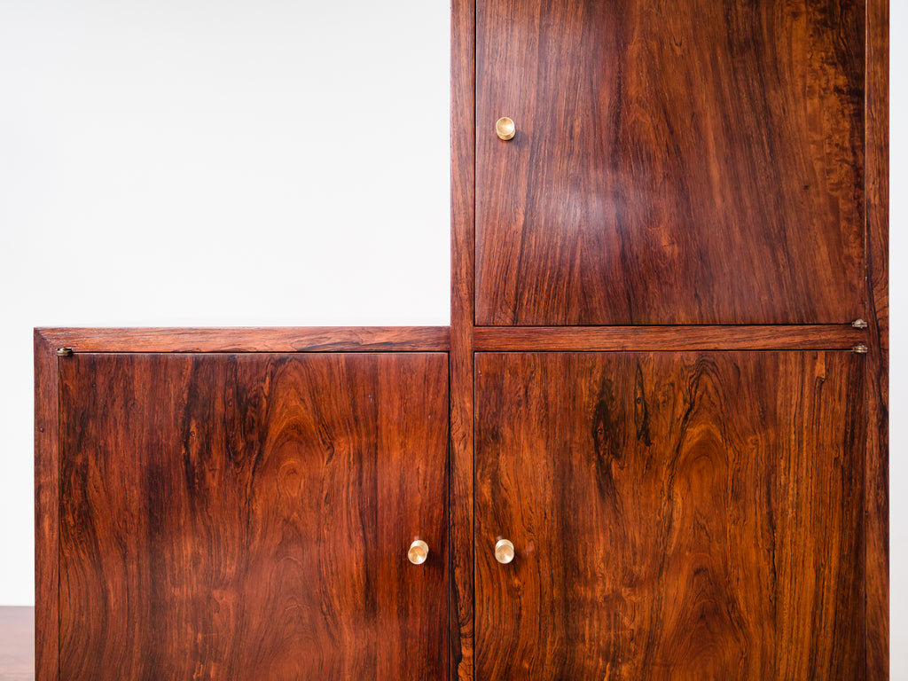 Estante "Escadinha" em Jacarandá