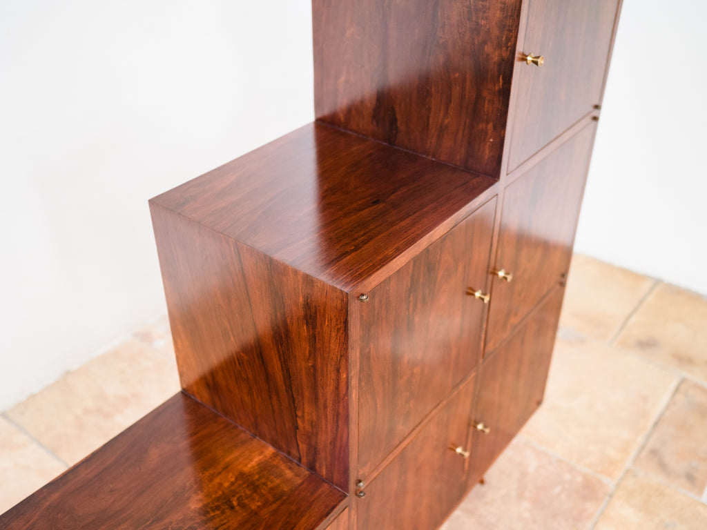 Estante "Escadinha" em Jacarandá