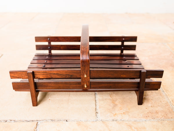 Casa Finland | Revisteiro de Piso em Jacarandá