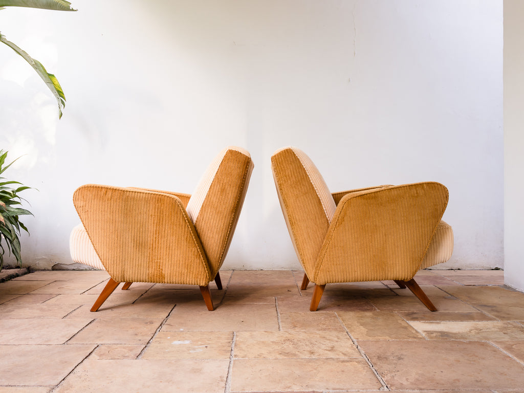 José Zanine Caldas (Atrib) | Par de Poltrona em Veludo Cotelê