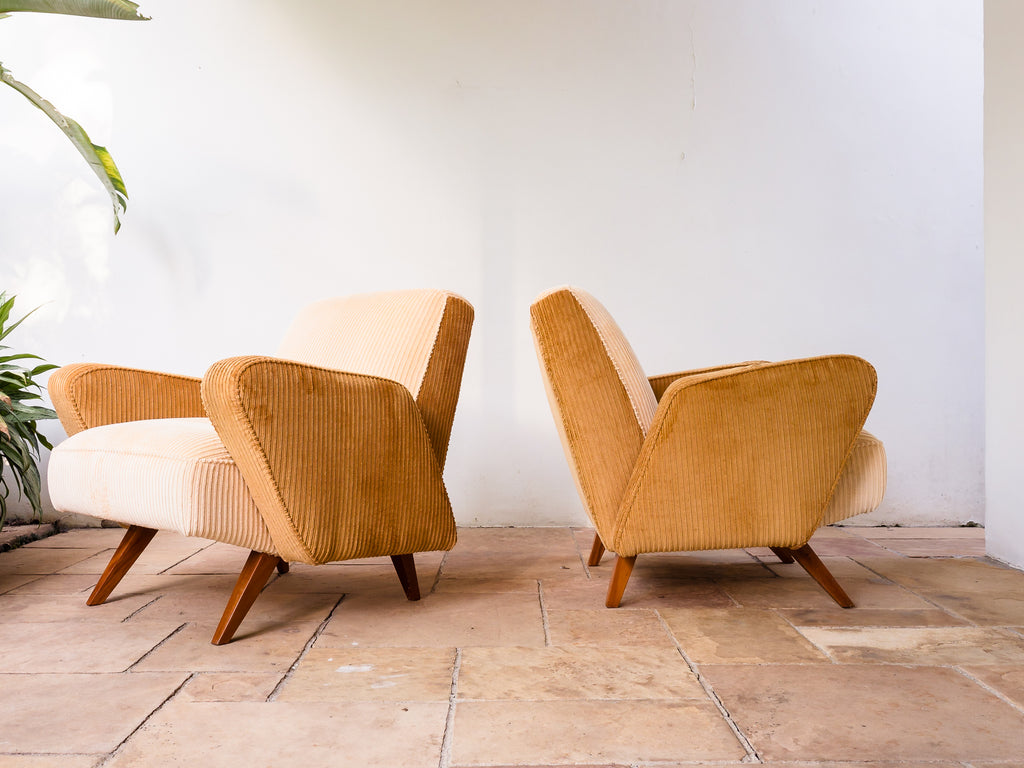 José Zanine Caldas (Atrib) | Par de Poltrona em Veludo Cotelê