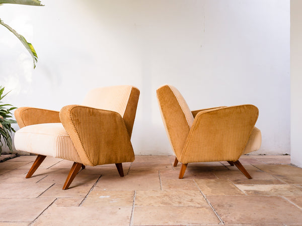 José Zanine Caldas (Atrib) | Par de Poltrona em Veludo Cotelê