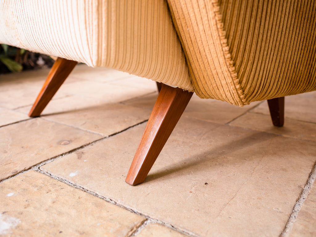 José Zanine Caldas (Atrib) | Par de Poltrona em Veludo Cotelê