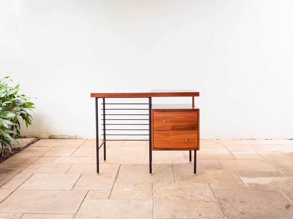 Autor Desconhecido | Escrivaninha em Ferro, Caviúna e Formica