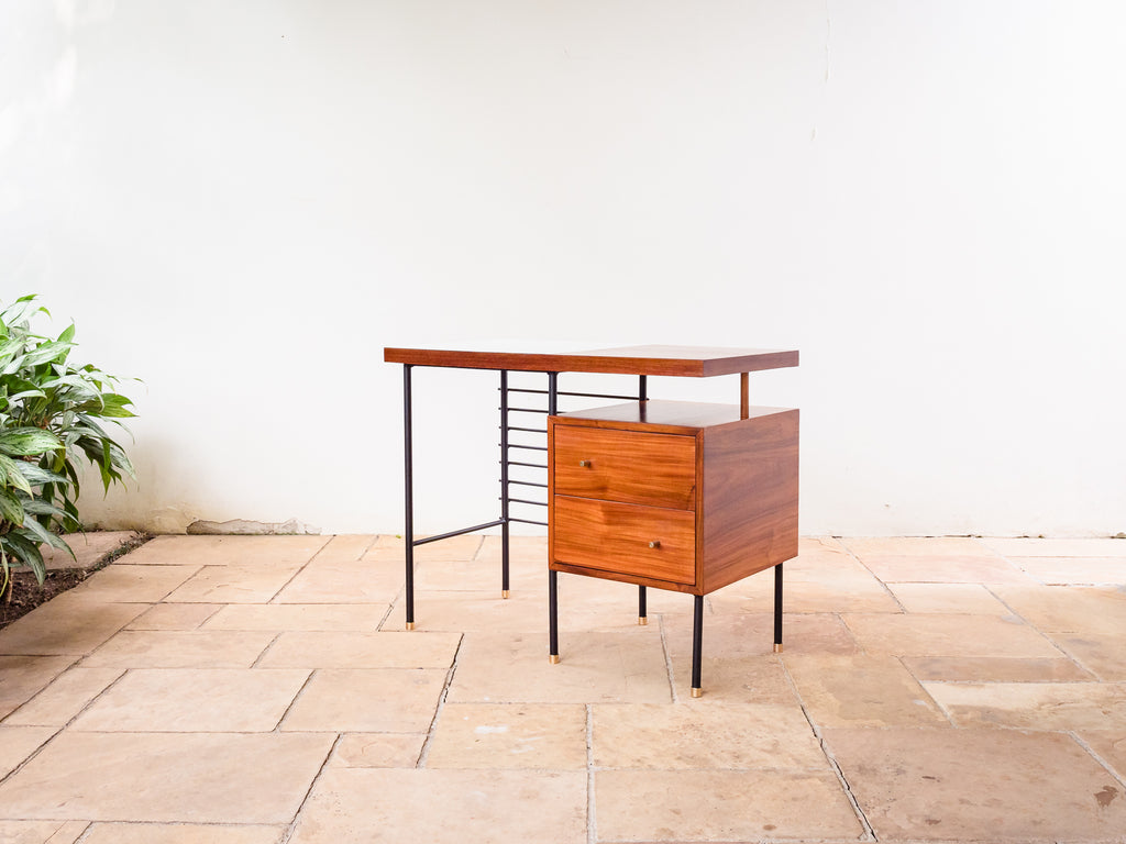 Autor Desconhecido | Escrivaninha em Ferro, Caviúna e Formica