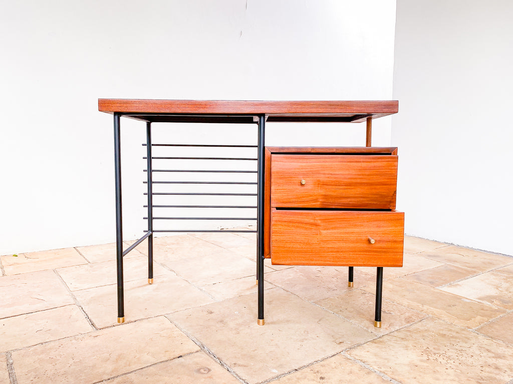 Autor Desconhecido | Escrivaninha em Ferro, Caviúna e Formica