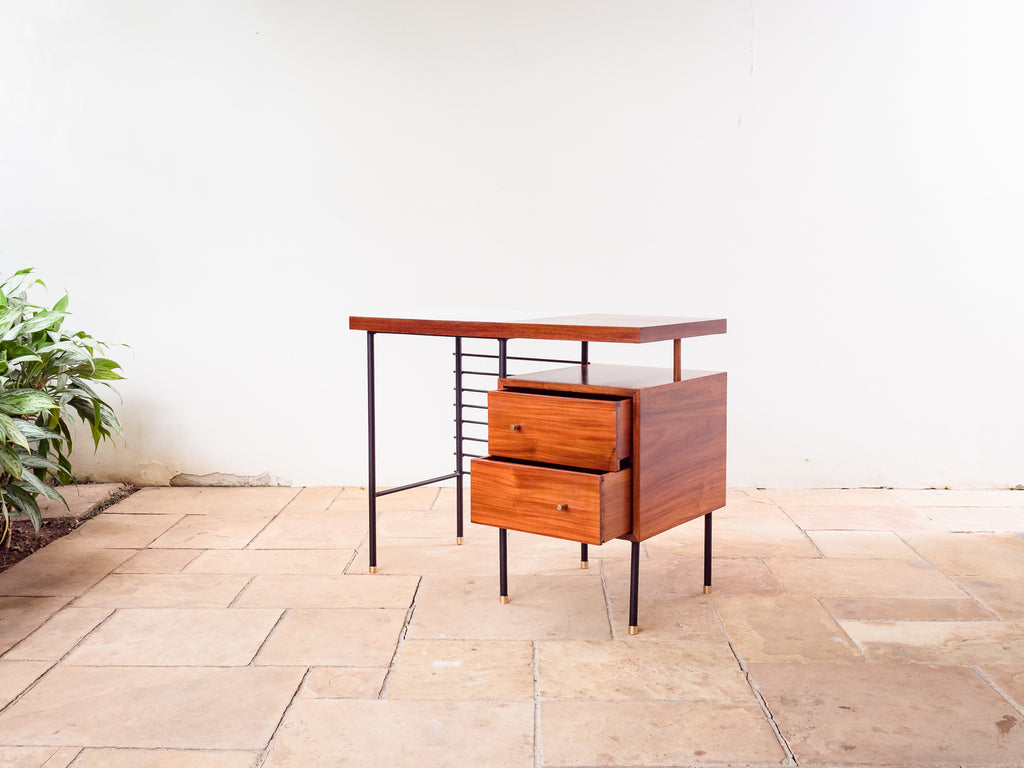 Autor Desconhecido | Escrivaninha em Ferro, Caviúna e Formica