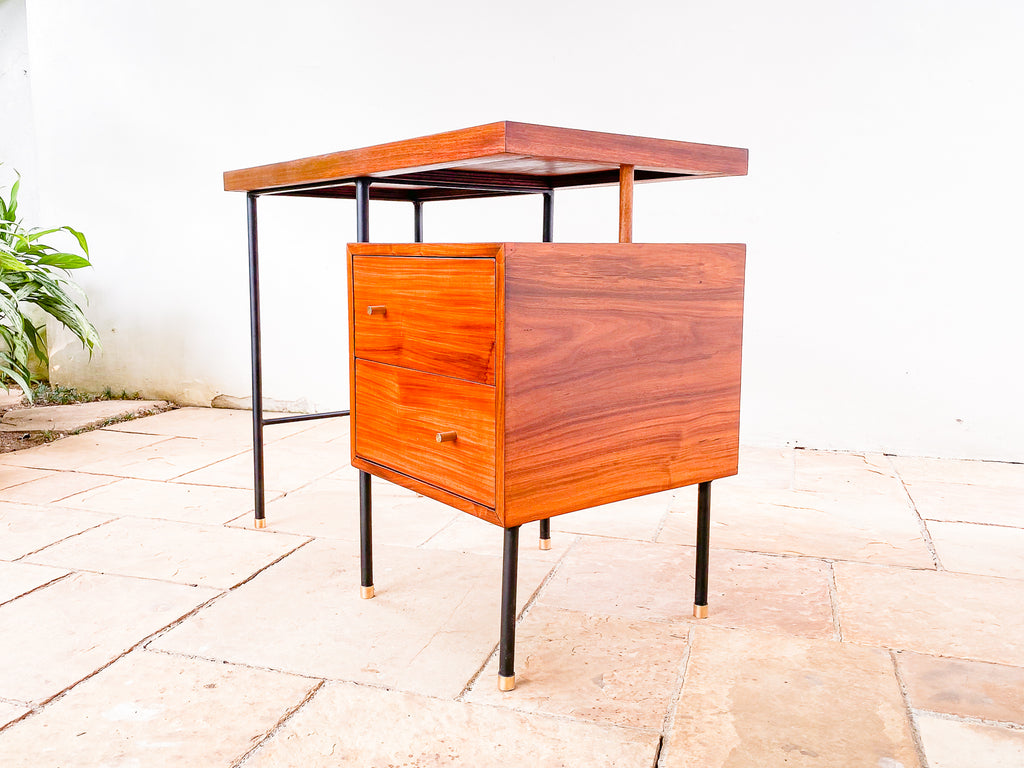 Autor Desconhecido | Escrivaninha em Ferro, Caviúna e Formica