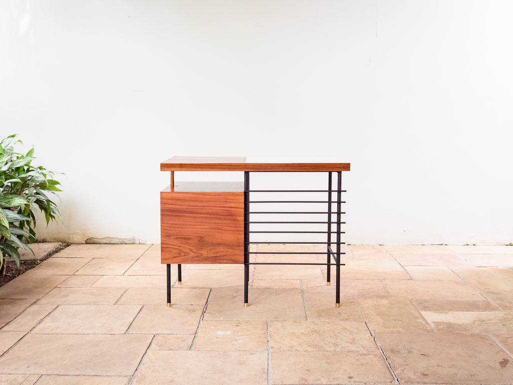 Autor Desconhecido | Escrivaninha em Ferro, Caviúna e Formica