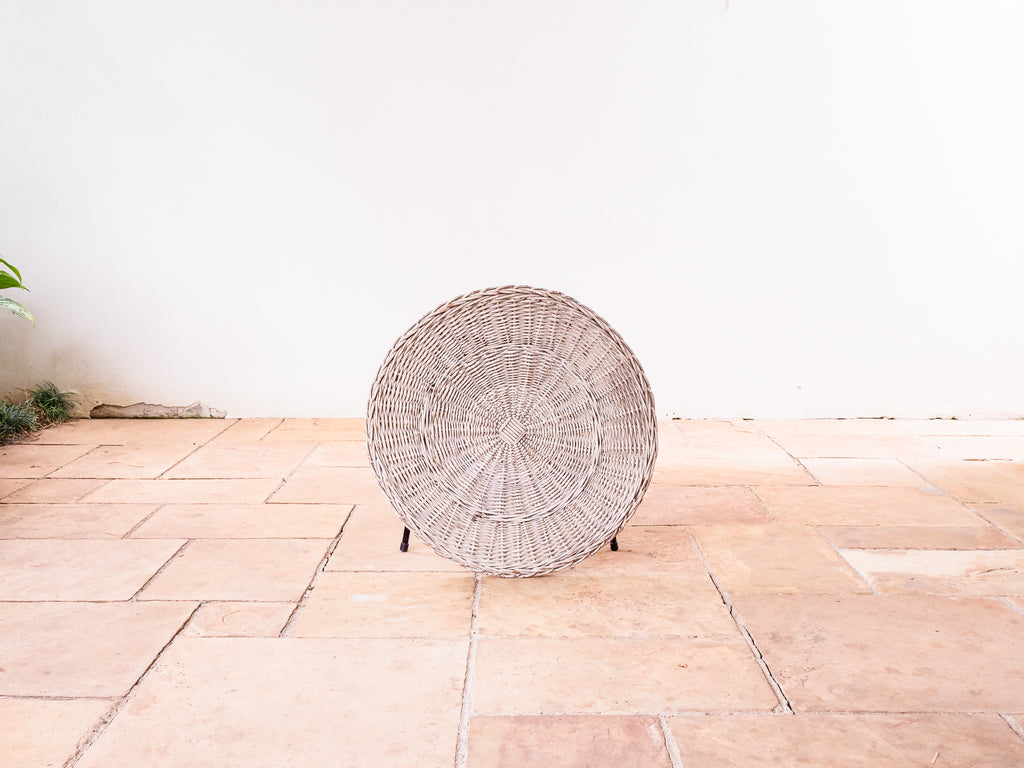 Carlo Hauner | Mesa Auxiliar em Ferro e Junco