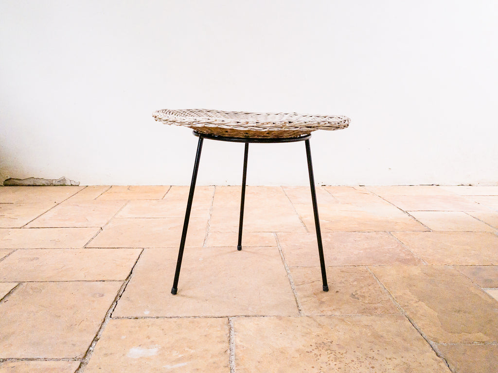 Carlo Hauner | Mesa Auxiliar em Ferro e Junco