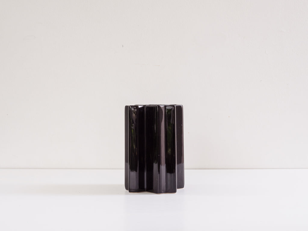 Carlo Hauner (Atrib.) | Vaso Preto em Cerâmica Esmaltada