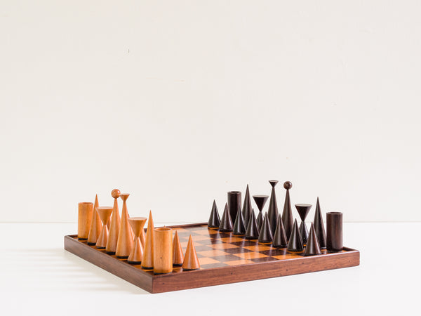 Aurelio Martinez Flores | Conjunto de Xadrez em Jacarandá e Peroba