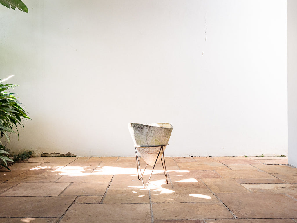 Autor Desconhecido | Vaso Cônico em Cimento