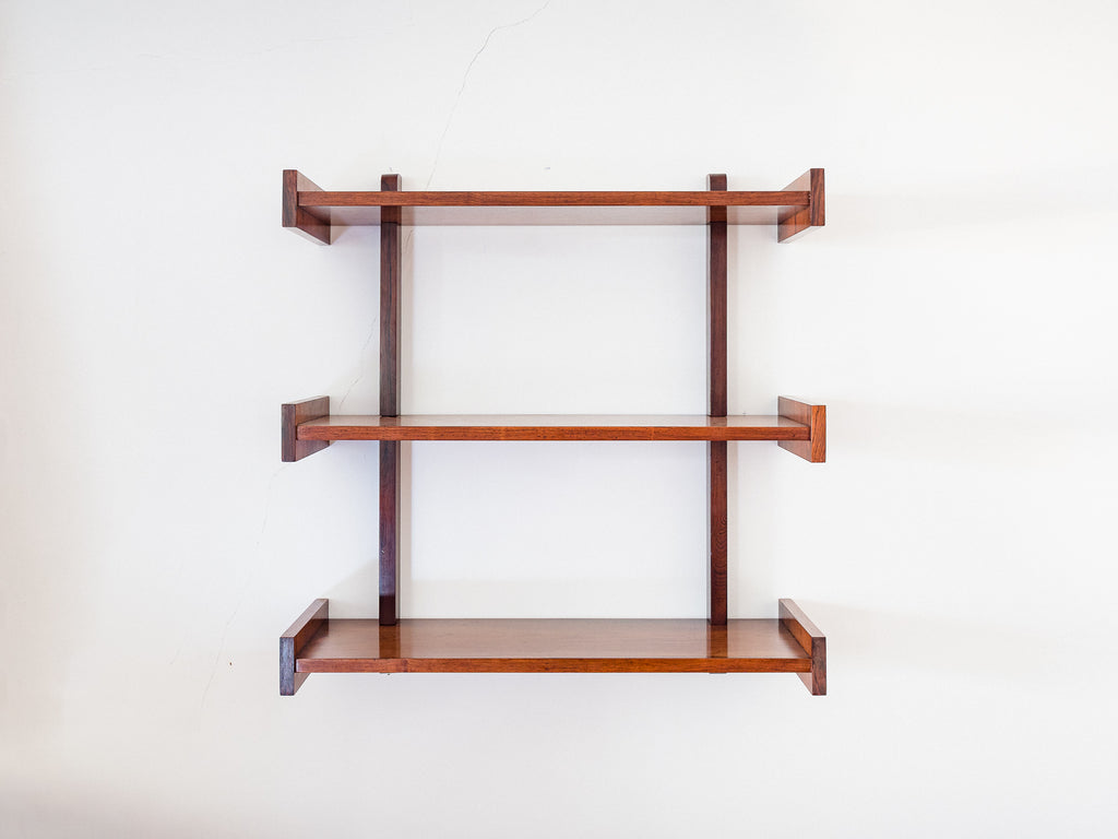 Celina Zilberberg | Estante de Parede em Jacarandá