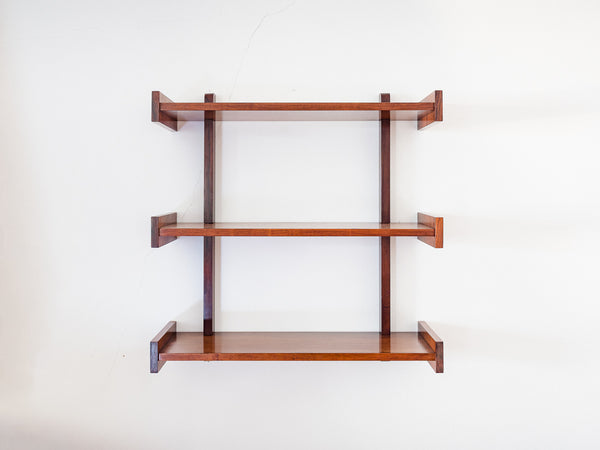 Celina Zilberberg | Estante de Parede em Jacarandá