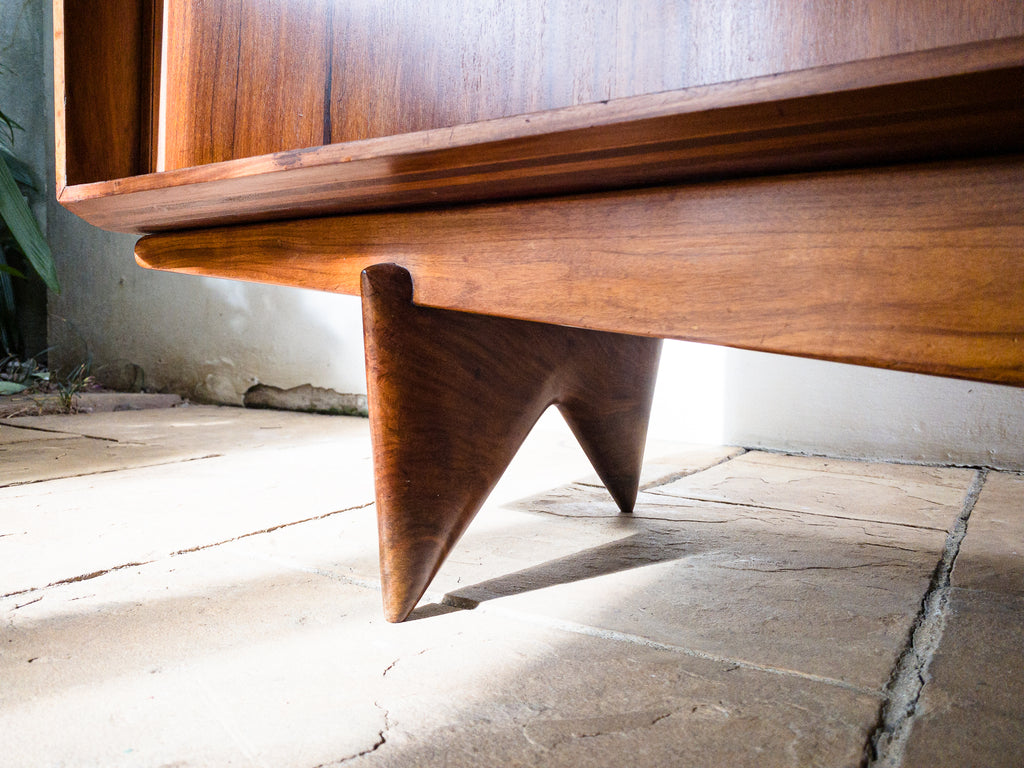 Martin Eisler | Bar em Caviúna para a Móveis Artesanal