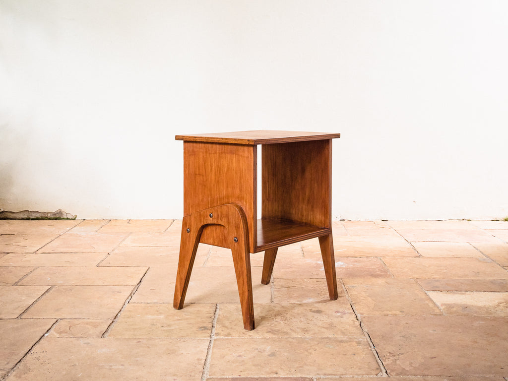 José Zanine Caldas | Mesa Auxiliar em Compensado