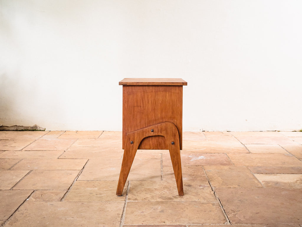 José Zanine Caldas | Mesa Auxiliar em Compensado