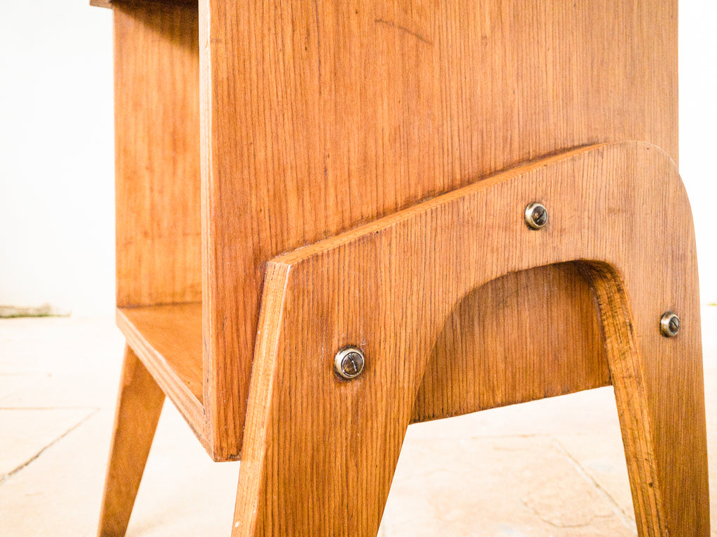 José Zanine Caldas | Mesa Auxiliar em Compensado