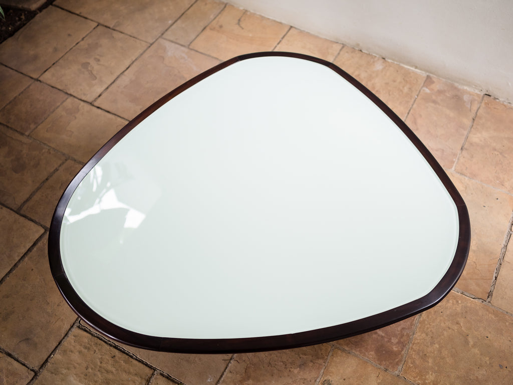 Mesa De Centro Triangular em Jacarandá