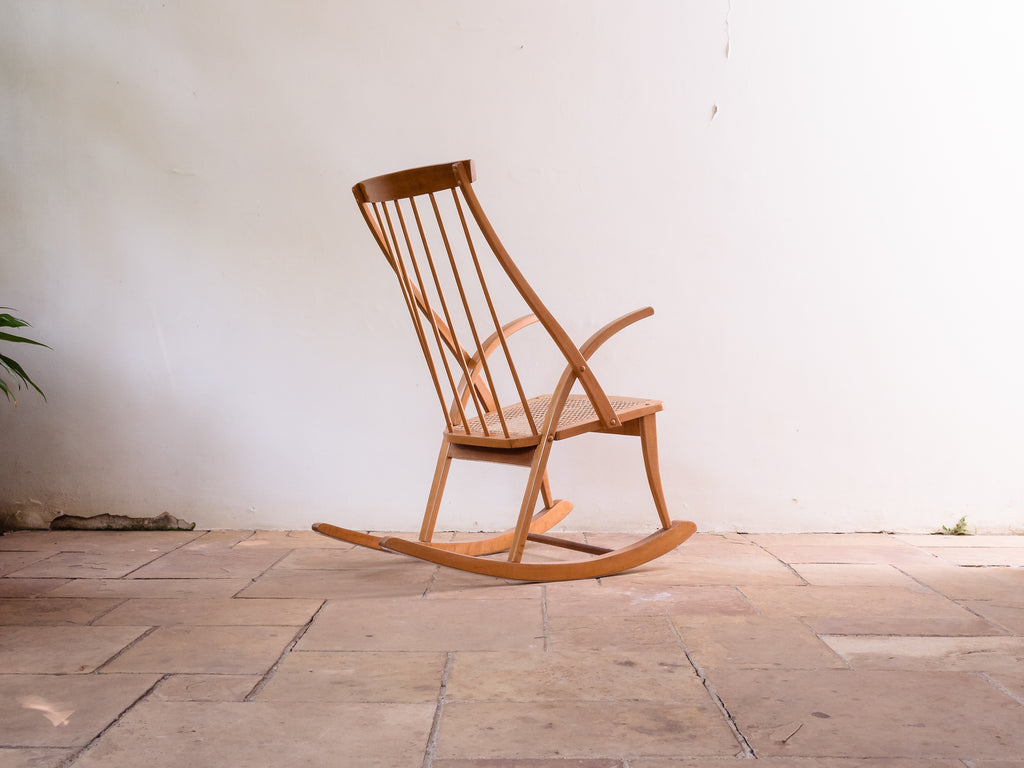 Cadeira De Balanço em Palhinha