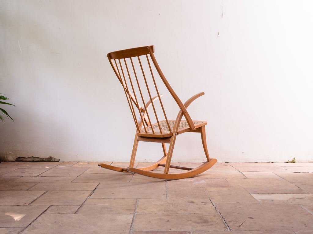 Cadeira De Balanço em Palhinha