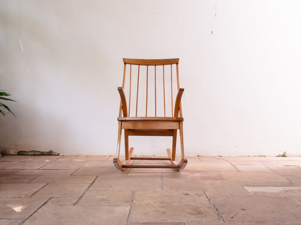 Cadeira De Balanço em Palhinha