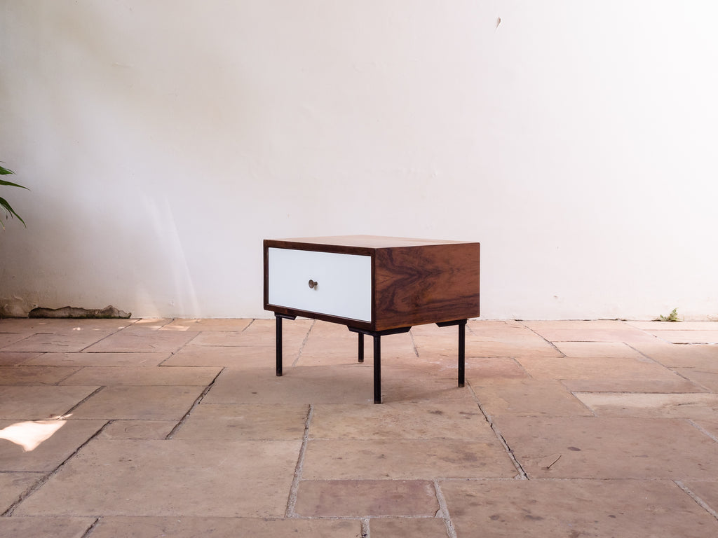 Geraldo de Barros | Mesa de Cabeceira em Ferro, Jacarandá e Formica