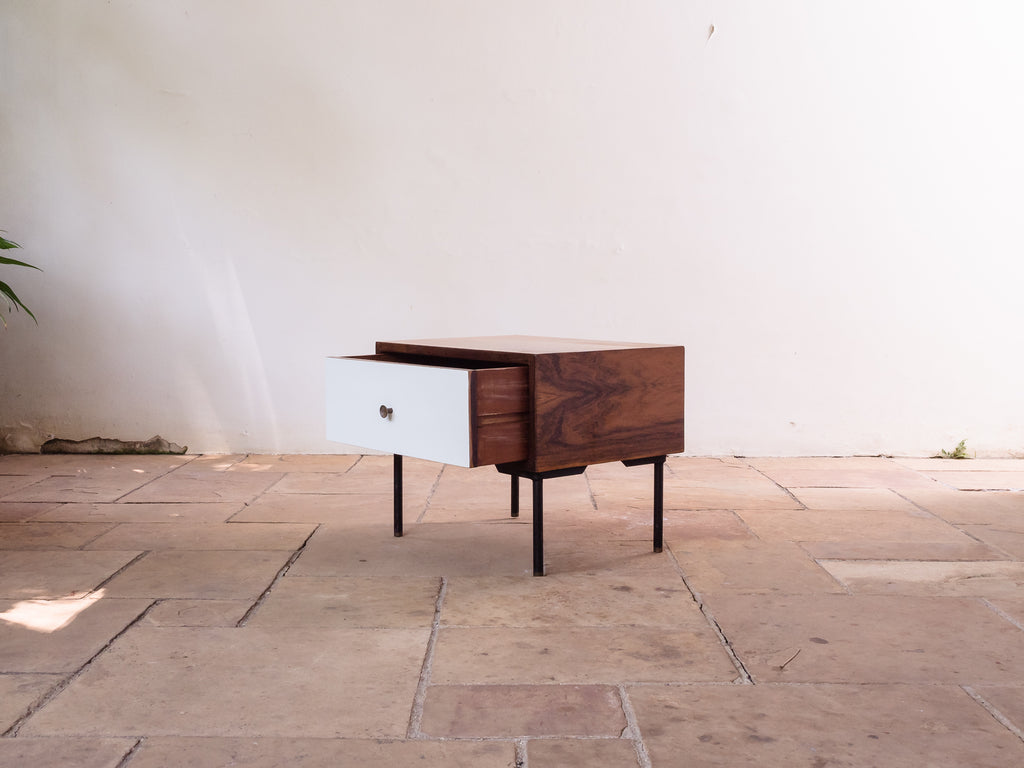 Geraldo de Barros | Mesa de Cabeceira em Ferro, Jacarandá e Formica